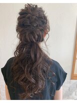 リリィ ヘアデザイン(LiLy hair design) 広島美容院リリィヘアデザイン　　ハーフアップ風ひとつ結び