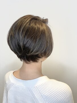 プールトワ(pour toi) 大人キレイ♪小顔ショート