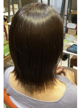 エミュー(emue) emue京都○20代30代人気 艶カラーラベージュカラー○中島