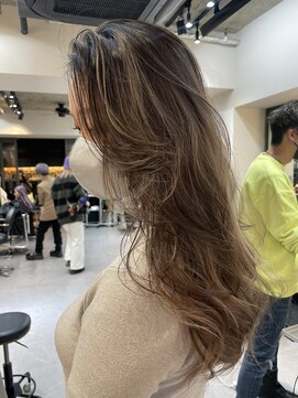 ヴァイス 渋谷店(VAICE) 海外へア/レイヤーカット/ハイライトカラー/センターパート