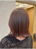 ピンクオレンジヌーディカラーぱつんと前下がりボブ【中居】