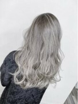 ライズ バイ レボ(RISE by REVO) 大人可愛いイメチェンモードヘアダークアッシュフェミニン我孫子