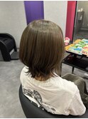 オリーブグレージュ