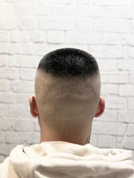 グレイスフル バーバープラチナム 六本木店(Graceful Barber platinum) セット要らずのバズフェードスタイル