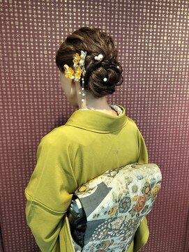 クリーム(Cream) 華やかシニヨン