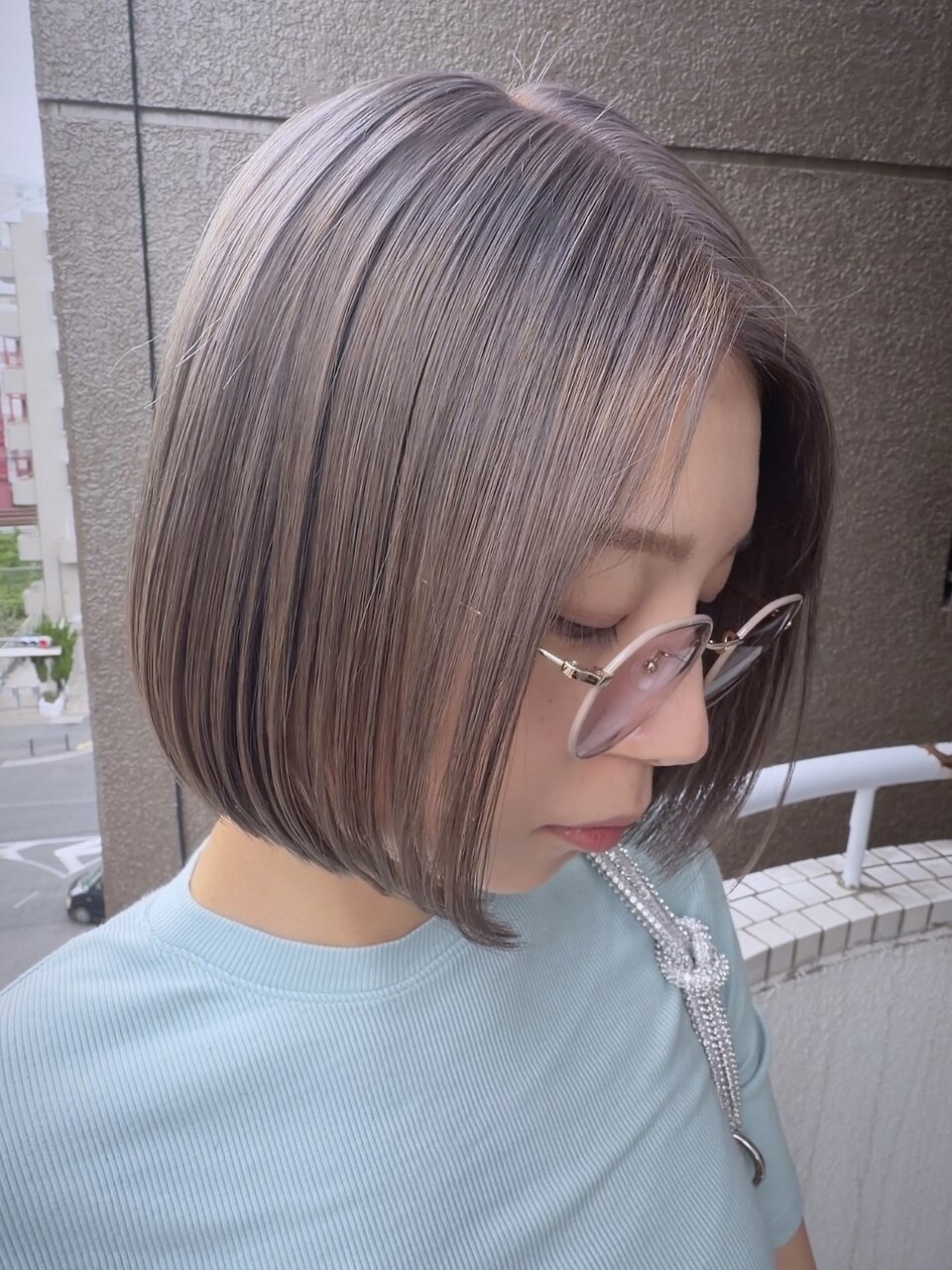 グレージュショートボブフェイスフレーミングカラーダブルカラー