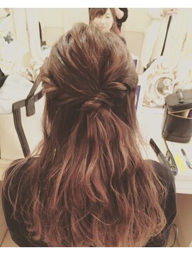 アトリエ タキ(atelier.taki) atelier.taki 坂根*ゆるふわ簡単ハーフアップ