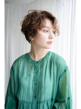 マグノリア オモテサンドウ(MAGNOLiA Omotesando) ボリュームショートパーマ・・・HINATA