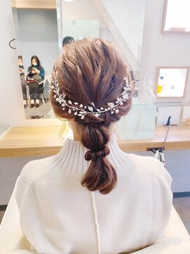 ララルーモ スタジオ(LaLarOomo STUDIO) 【JR新宿東口3分西武新宿駅直結】ミディアムさんのポニ下ろし