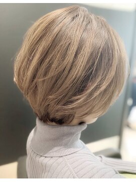 ジエクト ヴィシア(The Ect VIXIA) 脱白髪染め×白髪ぼかしハイライト×ボブスタイル×白髪染め