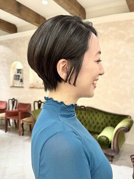 ビュートリアム265(BEAUTRIUM 265) ショート/ショートヘア/銀座/前下がり/前髪なし/くびれヘア