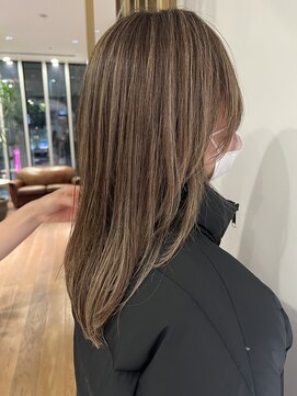 プラスシー(+C) 根元が伸びても気になりにくい地毛ハイライト/30代/40代