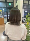 オリーブベージュ