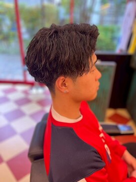 キングスマントーキョー 三鷹店(KINGSMAN TOKYO) アップバング / ツーブロック / スキンフェード[三鷹/バーバー]