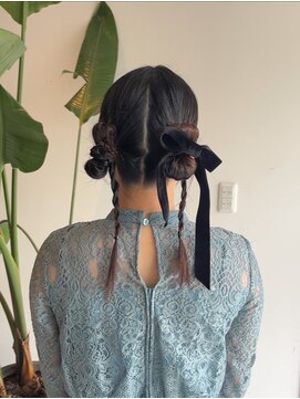 美容室 アイディー i-dee ヘアセット/リボンツインカチモリ