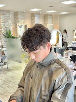 クレア(CREA)&nbsp;20代30代 ツイストスパイラルパーマメンズツーブロ