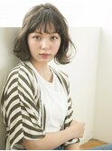 グレージュ切りっぱなしボブ