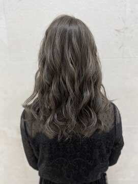 シャンティ 札幌駅前店(Shanti) モノトーンシルバーカラー【本間 大貴】