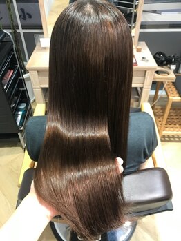 ボンサイ(BONSAI)の写真/【大宮公園駅1分】髪の状態やクセの強さに合わせた薬剤選定をしています。一緒に艶サラ髪を叶えましょう