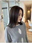 ミディアム レイヤー 前髪なし 切りっぱなし グレージュ
