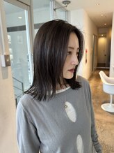 アージェガーデン(AGEE GARDEN) ミディアム レイヤー 前髪なし 切りっぱなし グレージュ