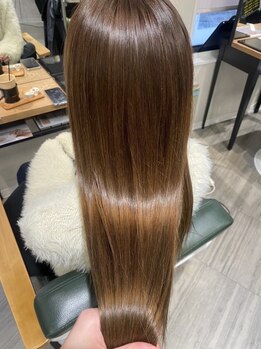 ライズ バイ レボ(RISE by REVO)の写真/ブリーチで傷んだ髪もダメージヘアも、感動の艶サラヘアに♪質感柔らかな艶やかでまとまる髪へ☆