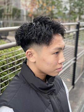 刈部倶楽舞 ツイスパ/スキンフェード/アップバング/フェード/メンズ/パーマ