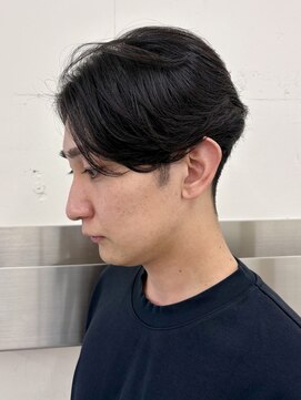 ヒュー 広島(HEW) ビジネスフェザーパーマセンターパート/ツーブロック/刈り上げ