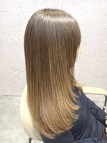 フッタ(Futta) 新宿ロングレイヤーグレーベージュ【西武新宿駅】