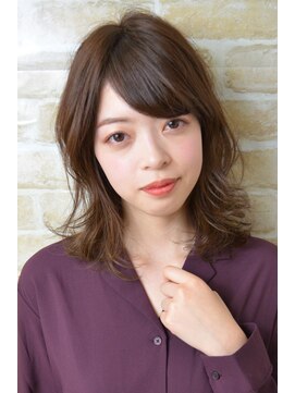 トニーアンドガイニイガタ(TONI&GUY NIIGATA) ゆるいパーマのセミロングスタイル