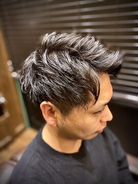 ヒロギンザバーバーショップ 丸の内店(HIRO GINZA BARBER SHOP) アップバングパーマスタイル