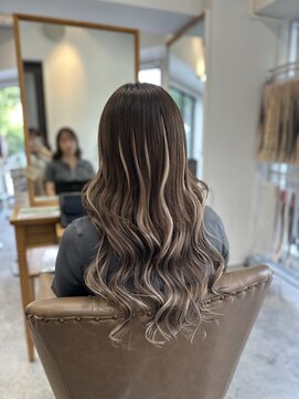 フツーロ 栄(FUTURO) プルエクステ/ハイライトスタイル