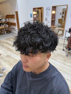 ピークスヘア(peaks hair) ツイストスパイラル/ツイスパ/スペインカール/波巻きパーマ/堀江