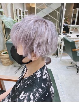 デイズ(days) マッシュショートグレージュカラー　グレージュブリーチデザイン