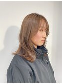 ベージュ