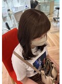 オリーブベージュ