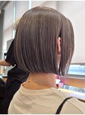 横浜西口切りっぱなしミニボブショートレイヤー前下がりイルミナ