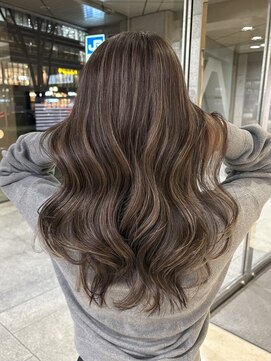 エッセンザ 梅田(ESSENZA) ハイライトカラーバレイヤージュ白髪ぼかしハイライト