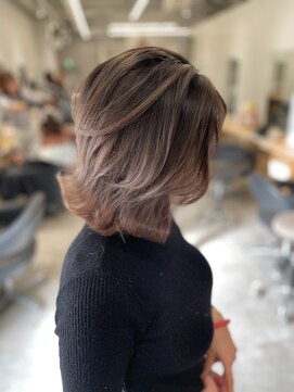 アヴァンス 京橋店(AVANCE) 外ハネボブにシャドルーツバレイヤージュ！