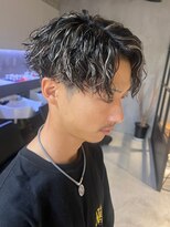 エリマバイフィフス 調布(elima by fifth)&nbsp;波巻きパーマ×ハイライトでストリート感溢れる男らしいヘアに◎