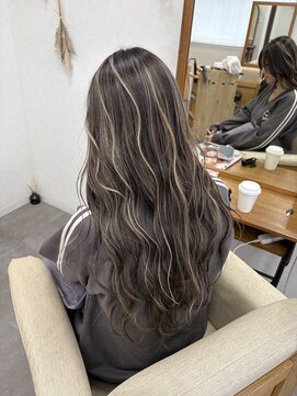 リングバイモアムー(Ring by Moremuu) ハイライトスタイル　ホワイト系ベース6トーン