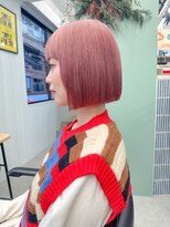 ヒビヲ 天神警固(HIBIO) ショートボブ切りっぱなしボブタッセルボブブリーチダブルカラー