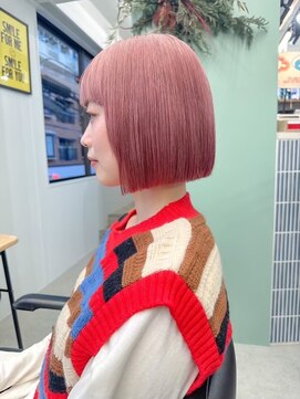 ヒビヲ 天神警固(HIBIO) ショートボブ切りっぱなしボブタッセルボブブリーチダブルカラー