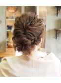 『Noele』大人可愛いアレンジ×ツイストシニヨン