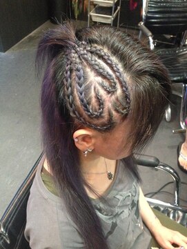 ゾーマ(ZOUMA) ハートコーンロウ　トリックヘアー