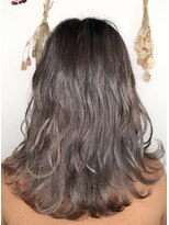 ウル(Ulu)&nbsp;特殊カラー×ラベンダーグレー