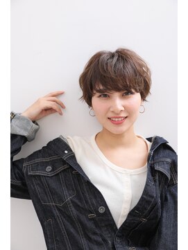 バズヘアー(BUZZ hair) 毛先が弾むスウィングショート