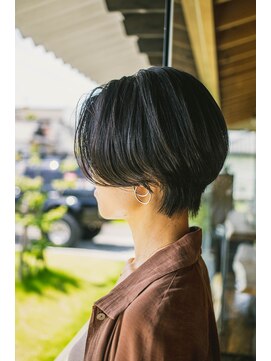 コモド(COMODO) 秋もバッサリいきましょう！COMODOの暗髪秋ショート！