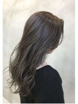 ヨックヘアー(YOC Hair) ふんわりウェーブと透け感アッシュ　【YOC 八王子】