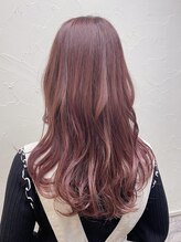 シュリット(schritt)&nbsp;ブリーチあり艶感ピンクカラー　ミディアムロング　渋谷momoko